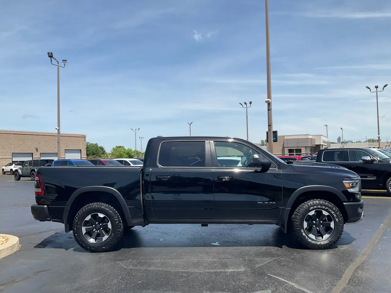RAM 1500 снимка RAM 1500