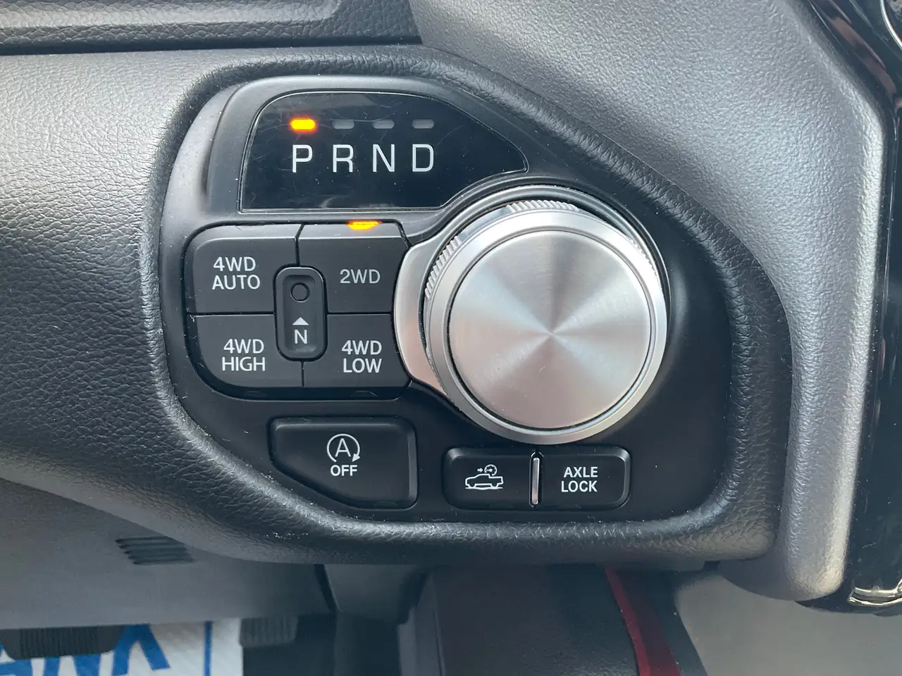 RAM 1500 снимка RAM 1500