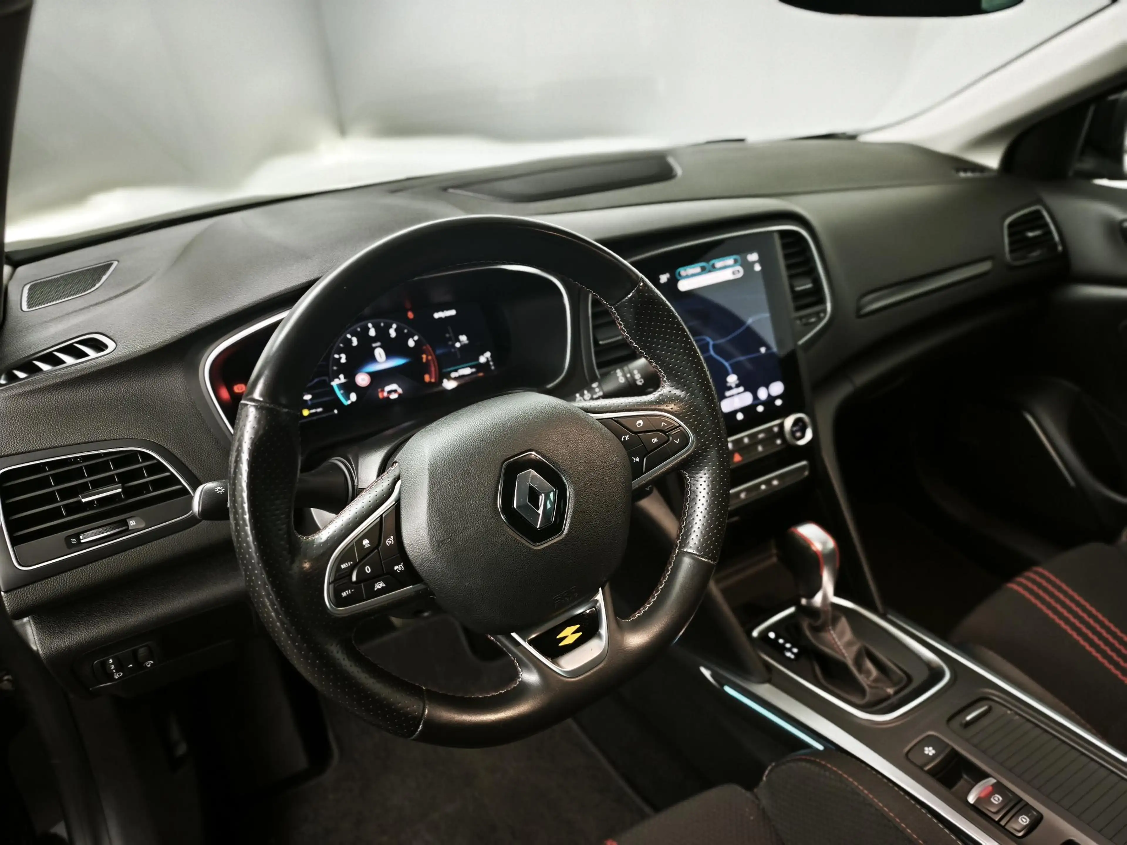 Renault Megane Estate 1.3 TCe 160 R.S. Line | BOSE-Audio | Camera — photo 26