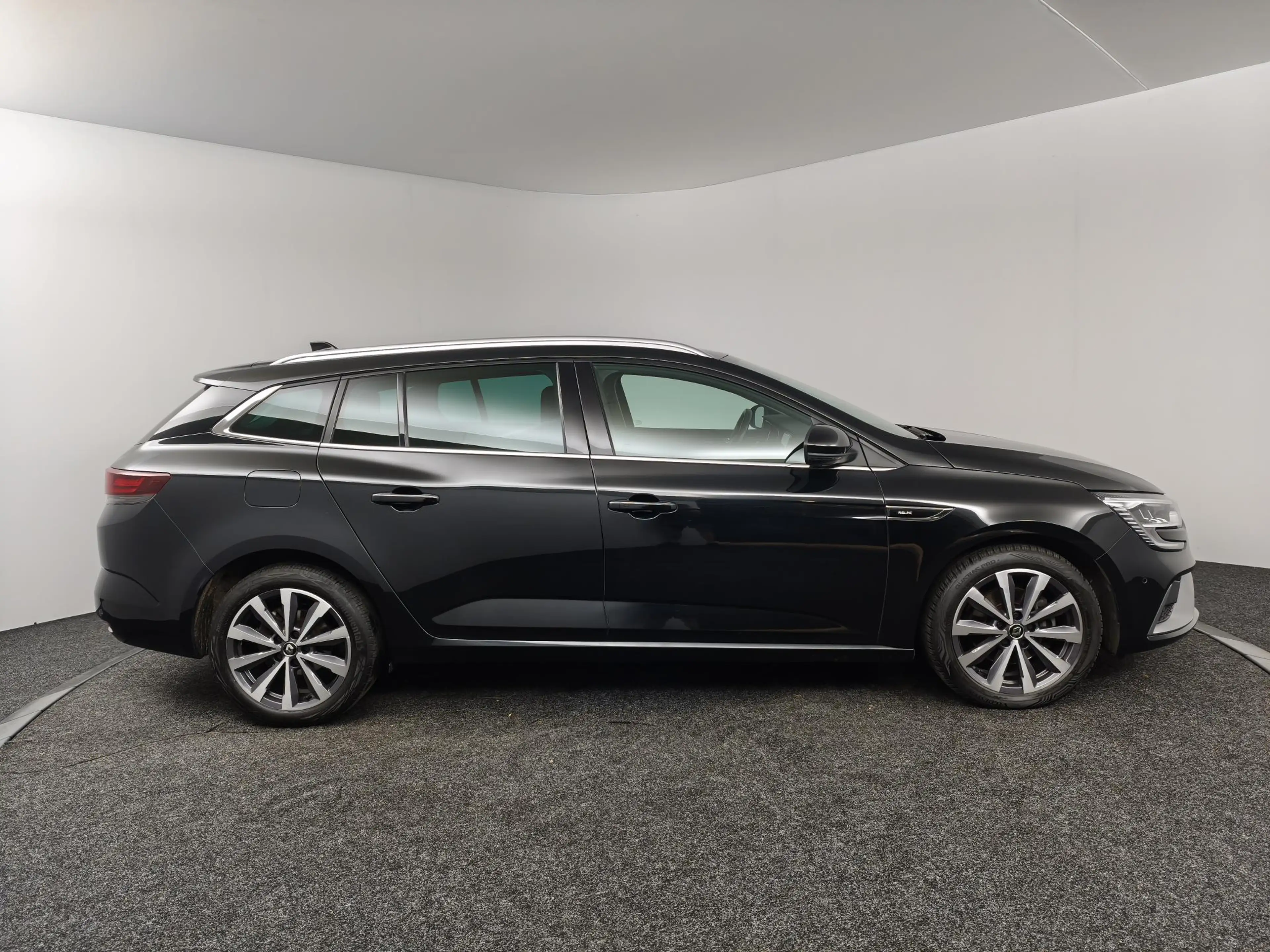 Renault Megane Estate 1.3 TCe 160 R.S. Line | BOSE-Audio | Camera — photo 16