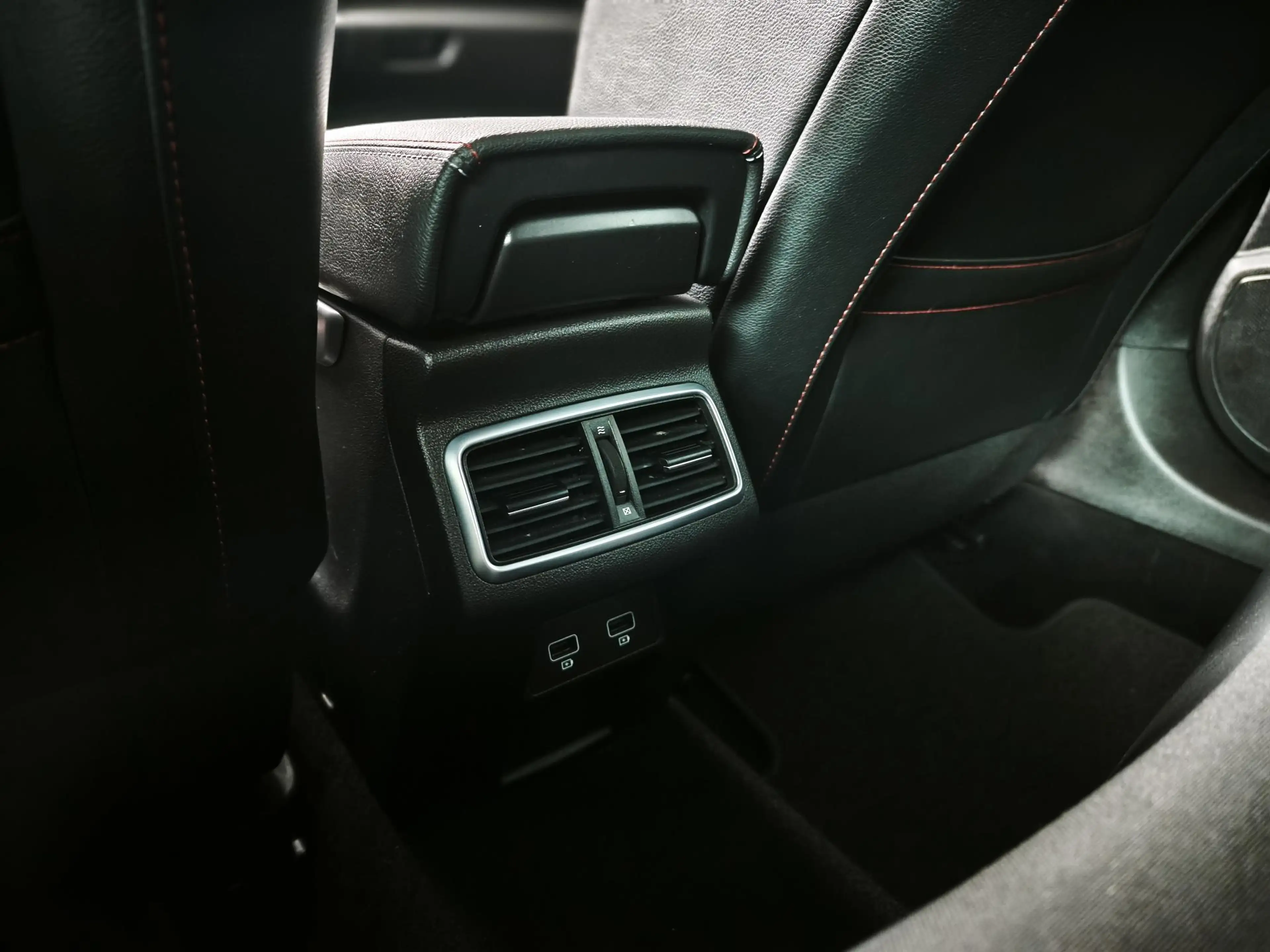 Renault Megane Estate 1.3 TCe 160 R.S. Line | BOSE-Audio | Camera — photo 33