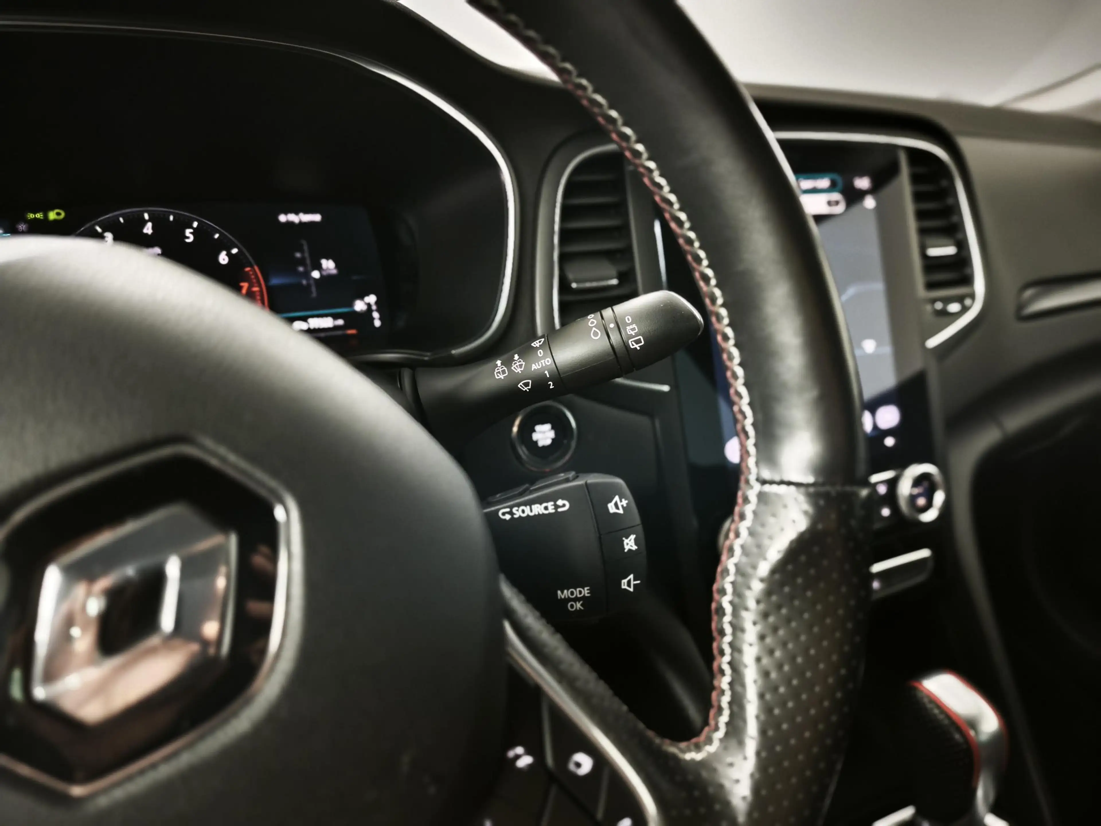 Renault Megane Estate 1.3 TCe 160 R.S. Line | BOSE-Audio | Camera — photo 24
