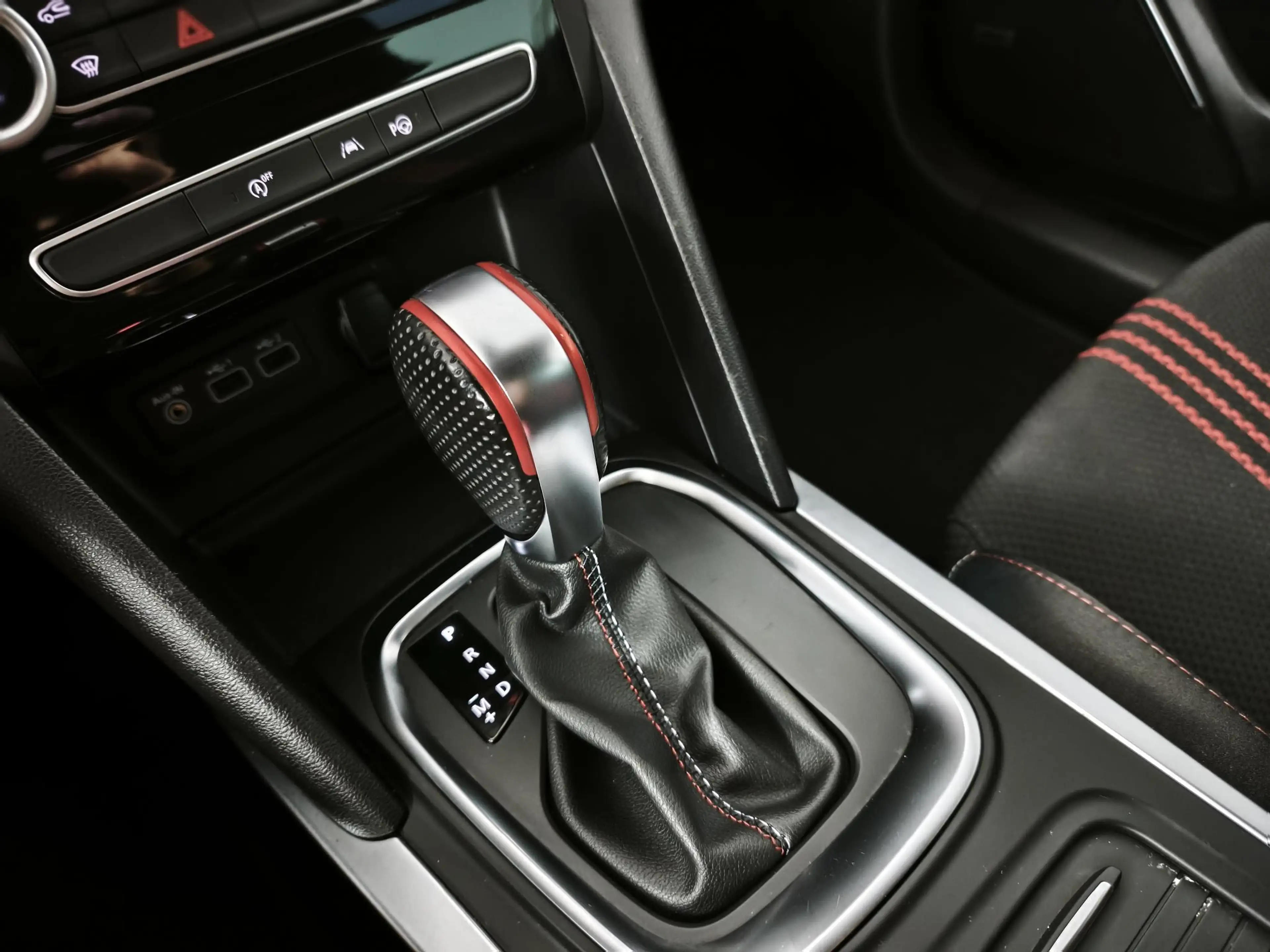 Renault Megane Estate 1.3 TCe 160 R.S. Line | BOSE-Audio | Camera — photo 25