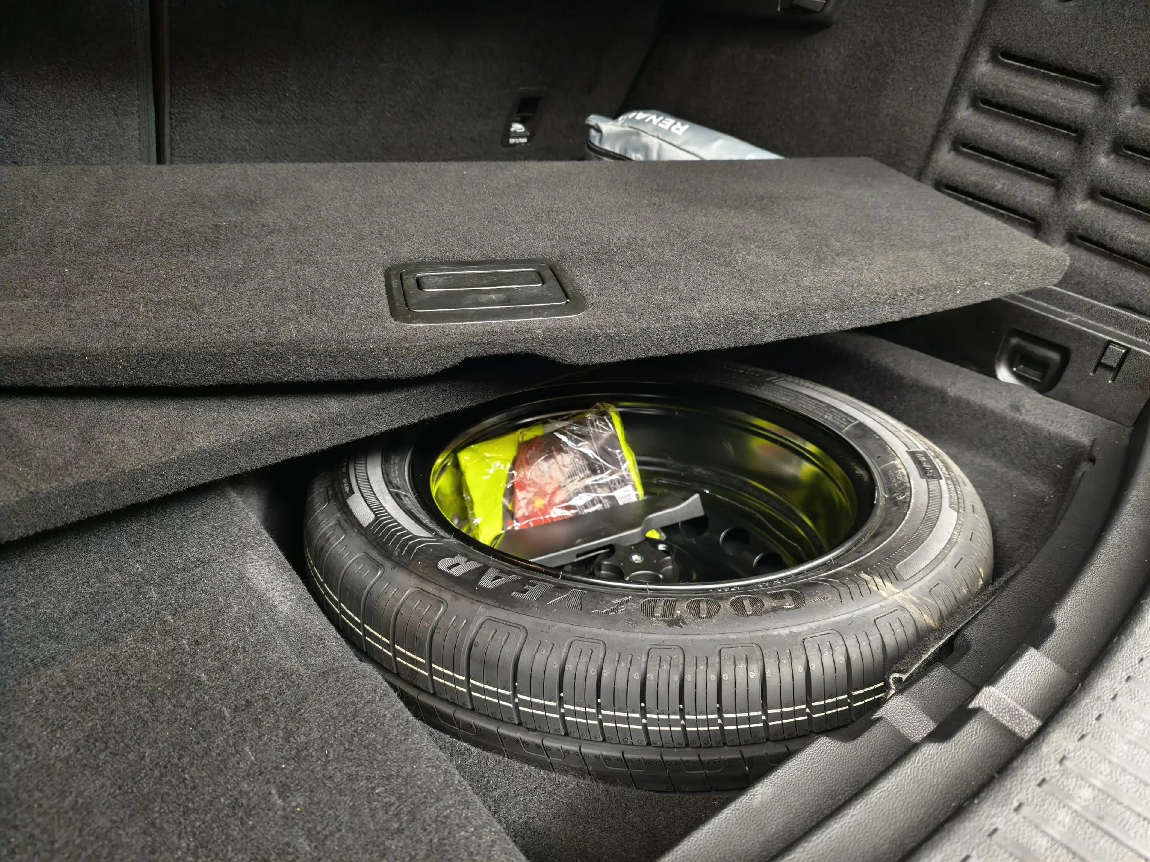 Renault Megane Estate 1.3 TCe 160 R.S. Line | BOSE-Audio | Camera — photo 34