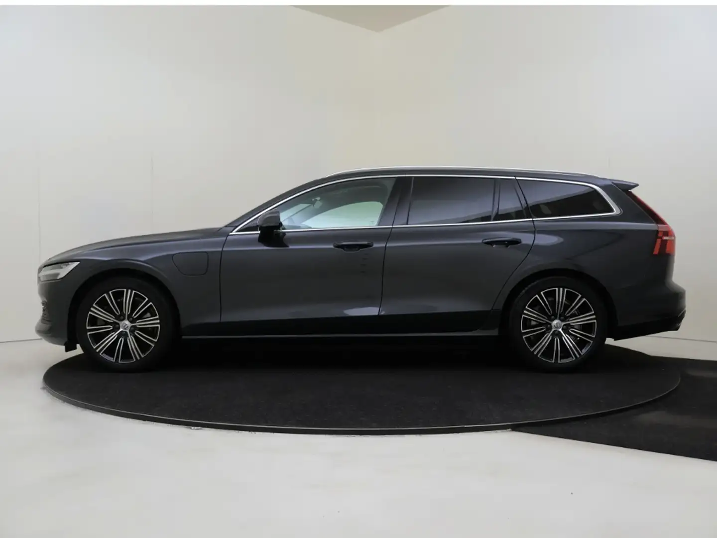 Volvo V60 2.0 T6 AWD Moment. Pro | H&K Audio | Intellisafe | Gris - 2