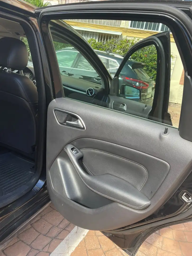 Mercedes-Benz B 200 B 200 NGD Sport 7G-DCT Negro - 1