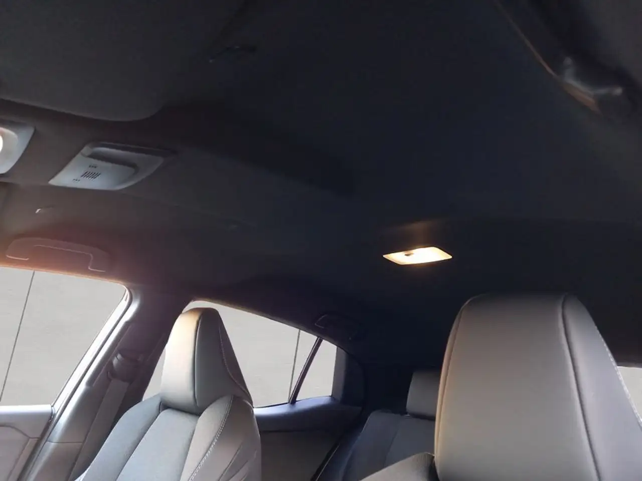 Toyota C-HR+ + 77kWh Teamplayer Navi Kamera Matrix-LED 16