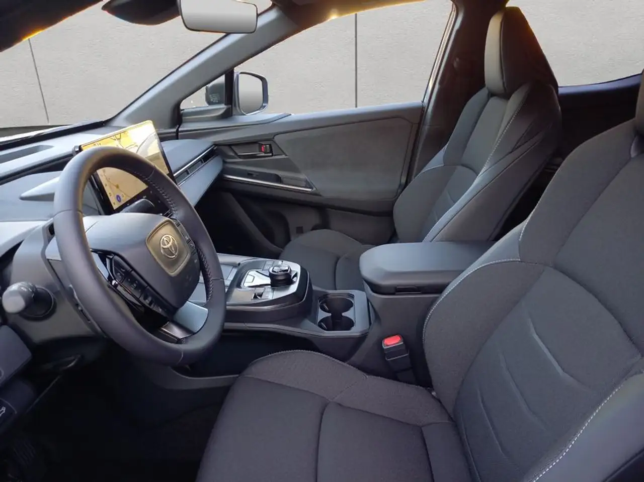 Toyota C-HR+ + 77kWh Teamplayer Navi Kamera Matrix-LED 10