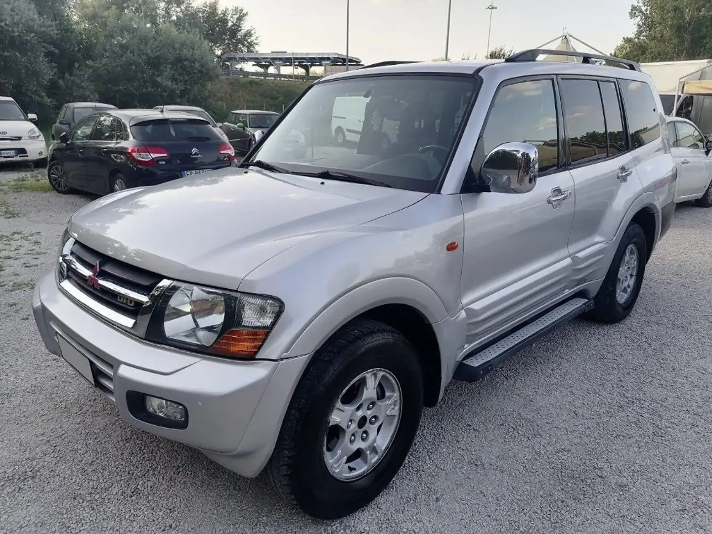Mitsubishi Pajero 3200 16V DI-D 5PORTE AUTOM. 4X4 7 POSTI ITALIA Stříbrná - 1