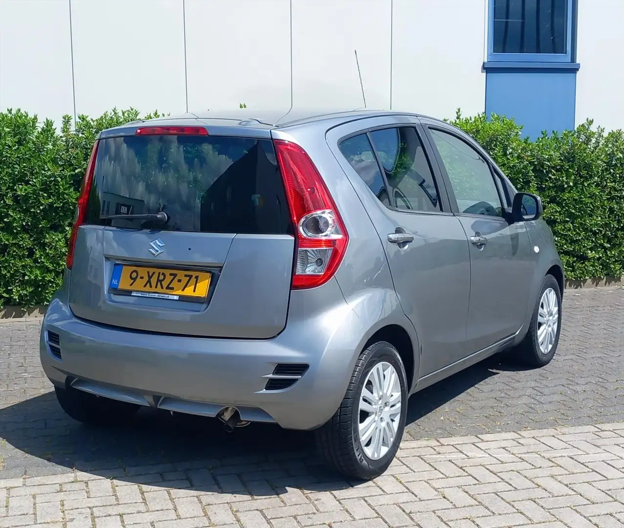 Suzuki Splash 1.0 65pk Engine Auto Stop Start System 5D Exclusiv Grijs - 2