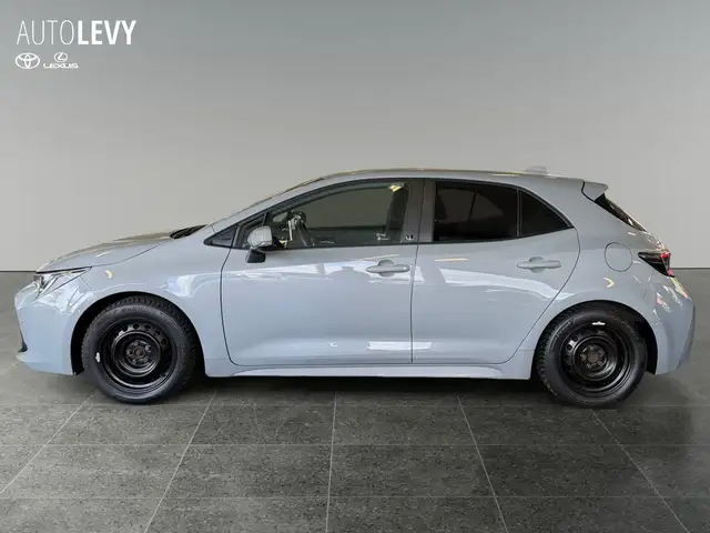 Toyota Corolla view 3