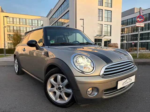 Mini Hatch view 3