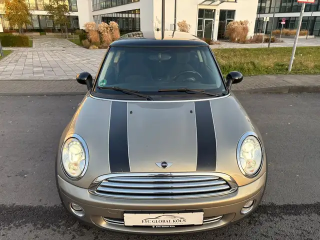Mini Hatch view 15