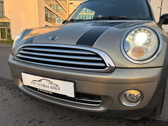 Mini Hatch view 14