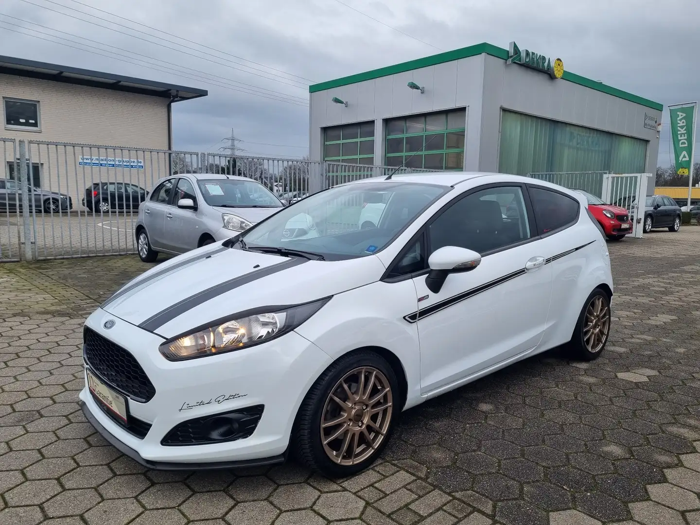Ford Fiesta 1.25 SYNC Edition "ST-Line" Allwetter bereift... Weiß - 1