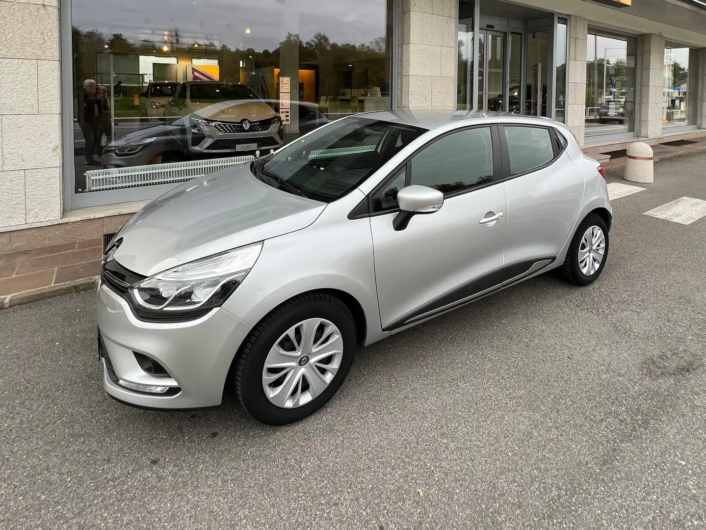 Renault Clio Clio 0.9 tce Business 75cv Gris - 1
