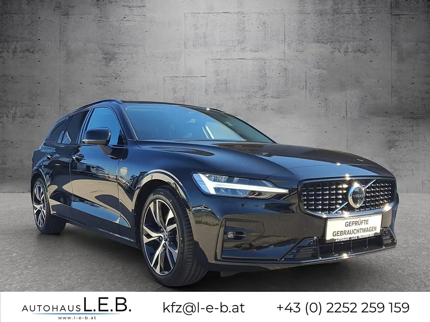 Volvo V60 B4 (P) Plus Dark Geartronic Schwarz - 2