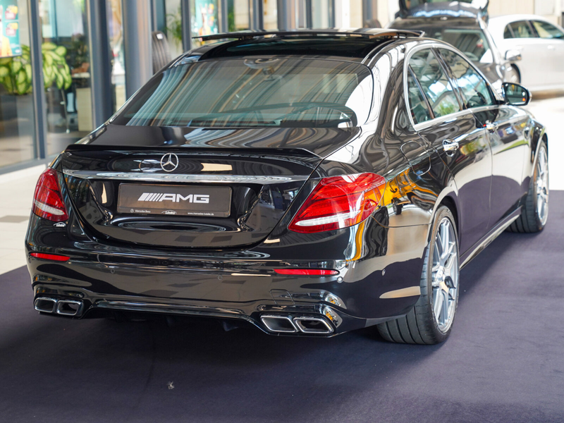 Mercedes-Benz E 63 AMG E 63 AMG 4M+ Carbon Schmiederäder Massage HeadUp — photo 3