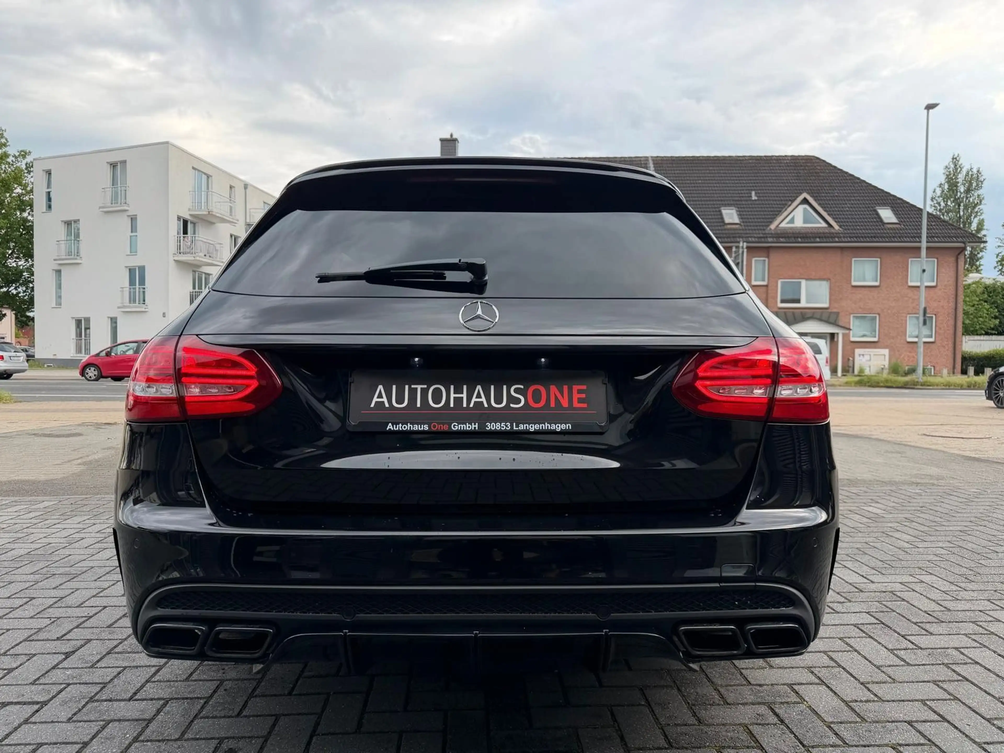 Mercedes-Benz C 63 AMG C 63S AMG P.AGA/SCHALENSITZE/PANO/KEYLESS — photo 10