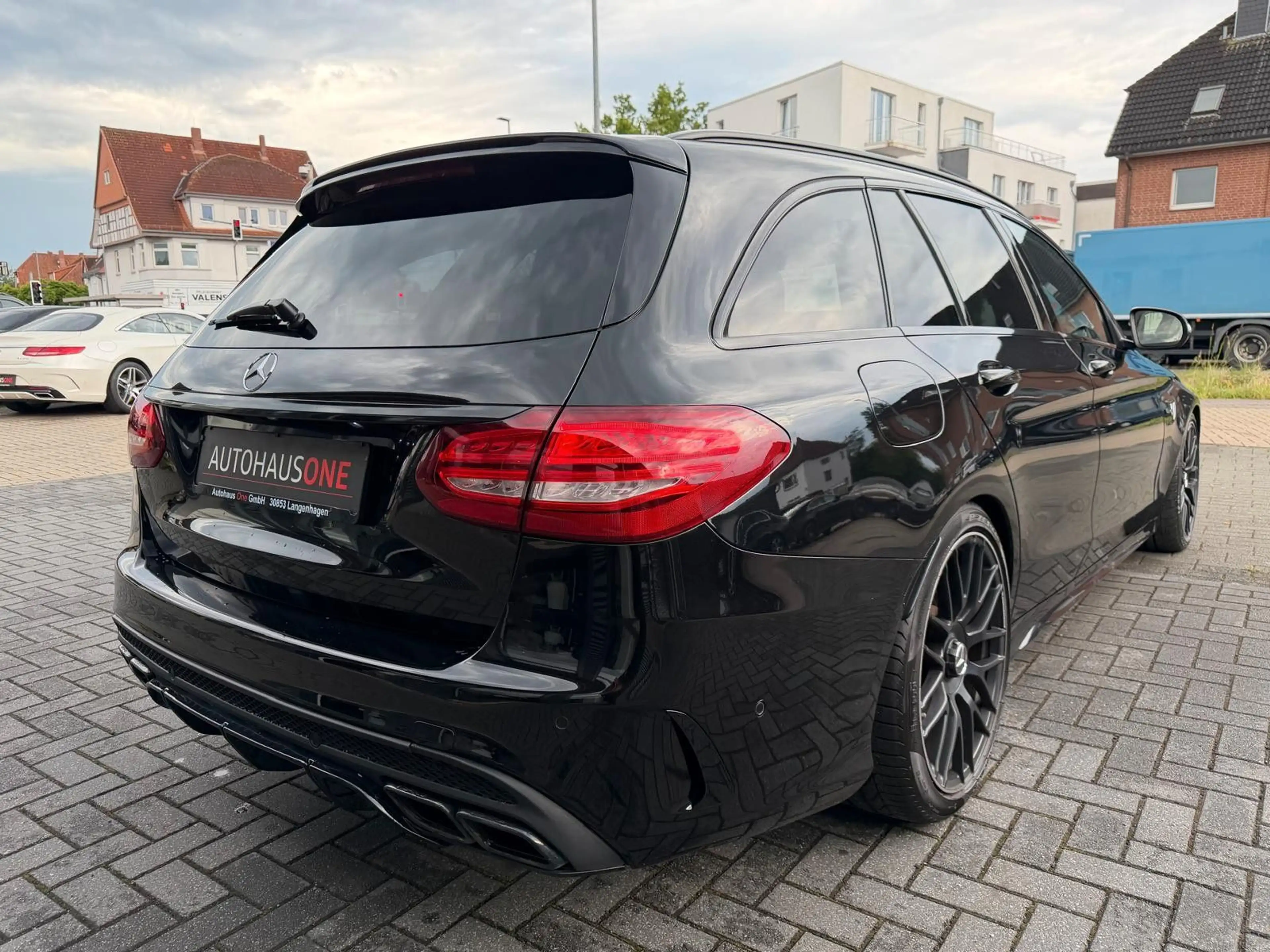 Mercedes-Benz C 63 AMG C 63S AMG P.AGA/SCHALENSITZE/PANO/KEYLESS — photo 9