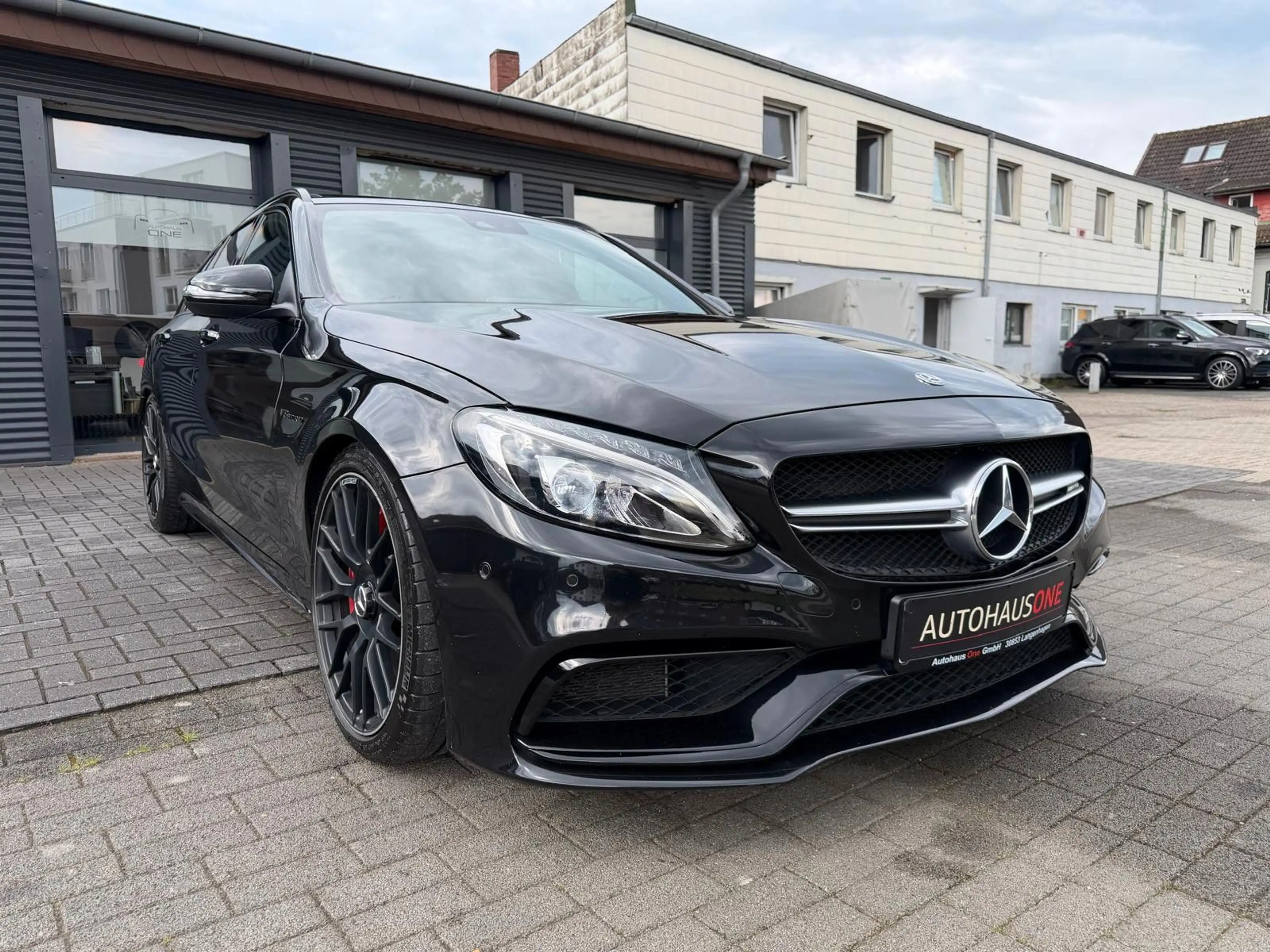 Mercedes-Benz C 63 AMG C 63S AMG P.AGA/SCHALENSITZE/PANO/KEYLESS — photo 5