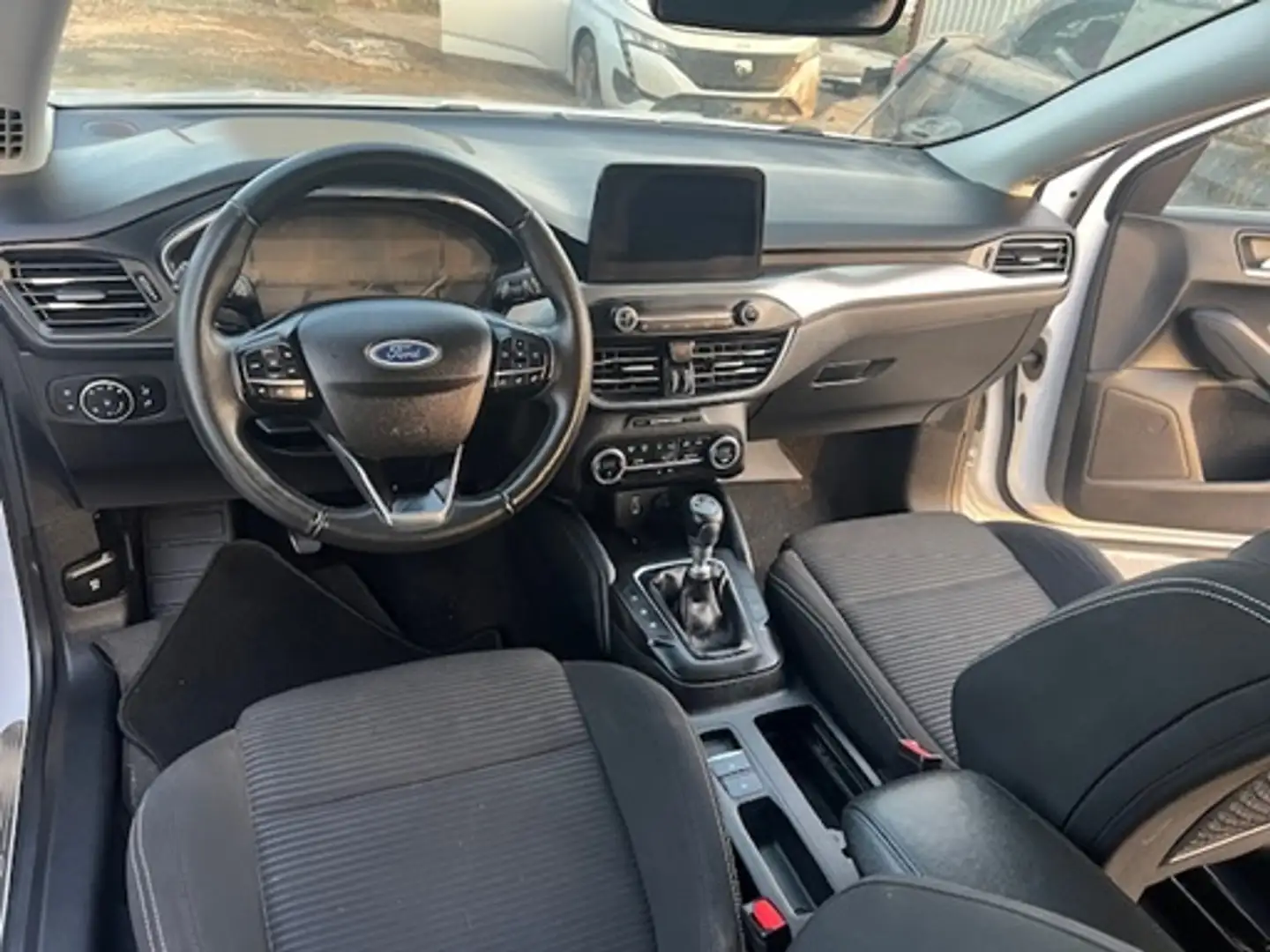 Ford Focus Familiar Manual de 5 Puertas Blanco - 2