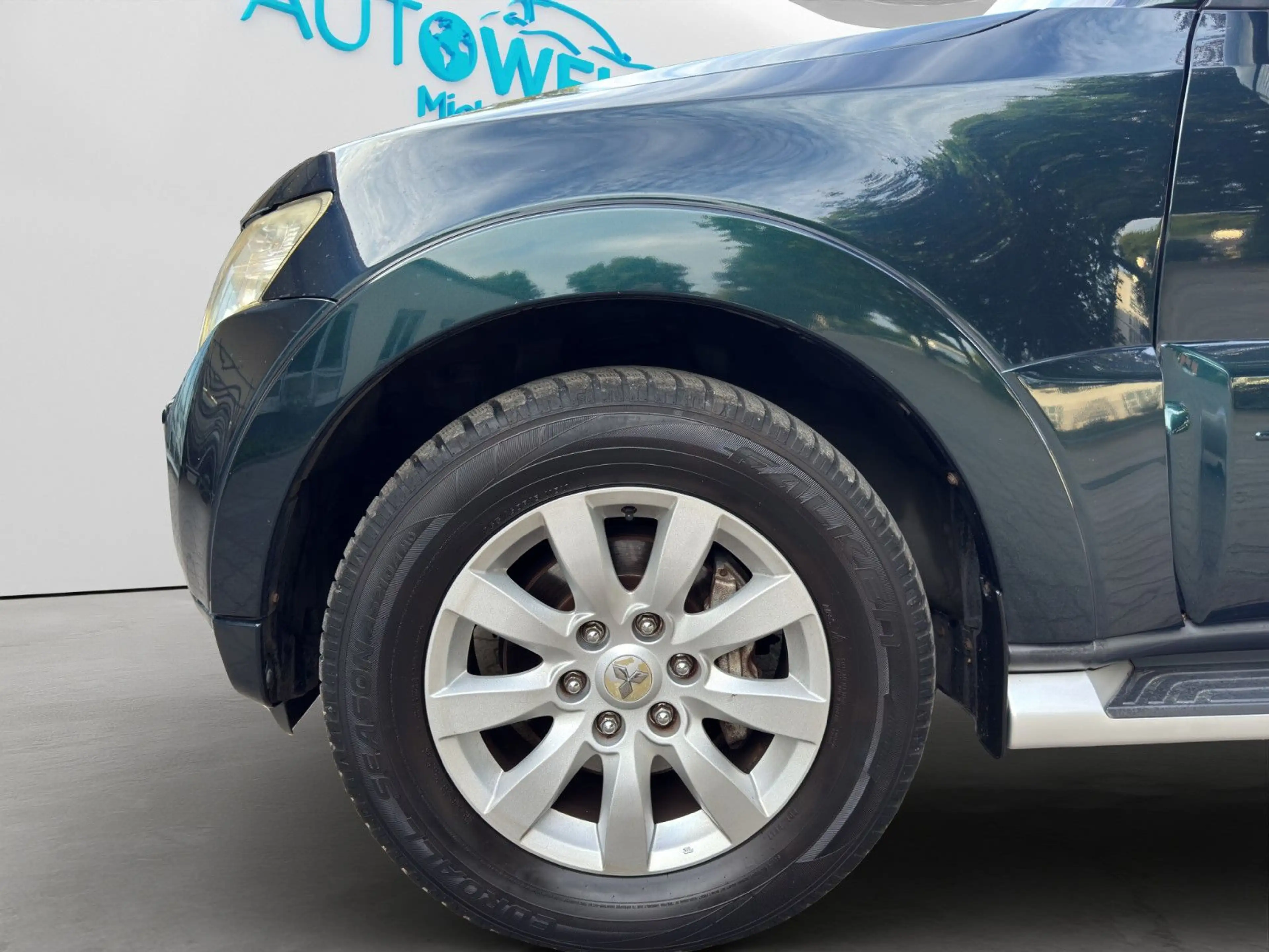 Mitsubishi Pajero 3.2 Aut. 4x4 7.Sitze SITZH KAM PANO AHK — photo 9