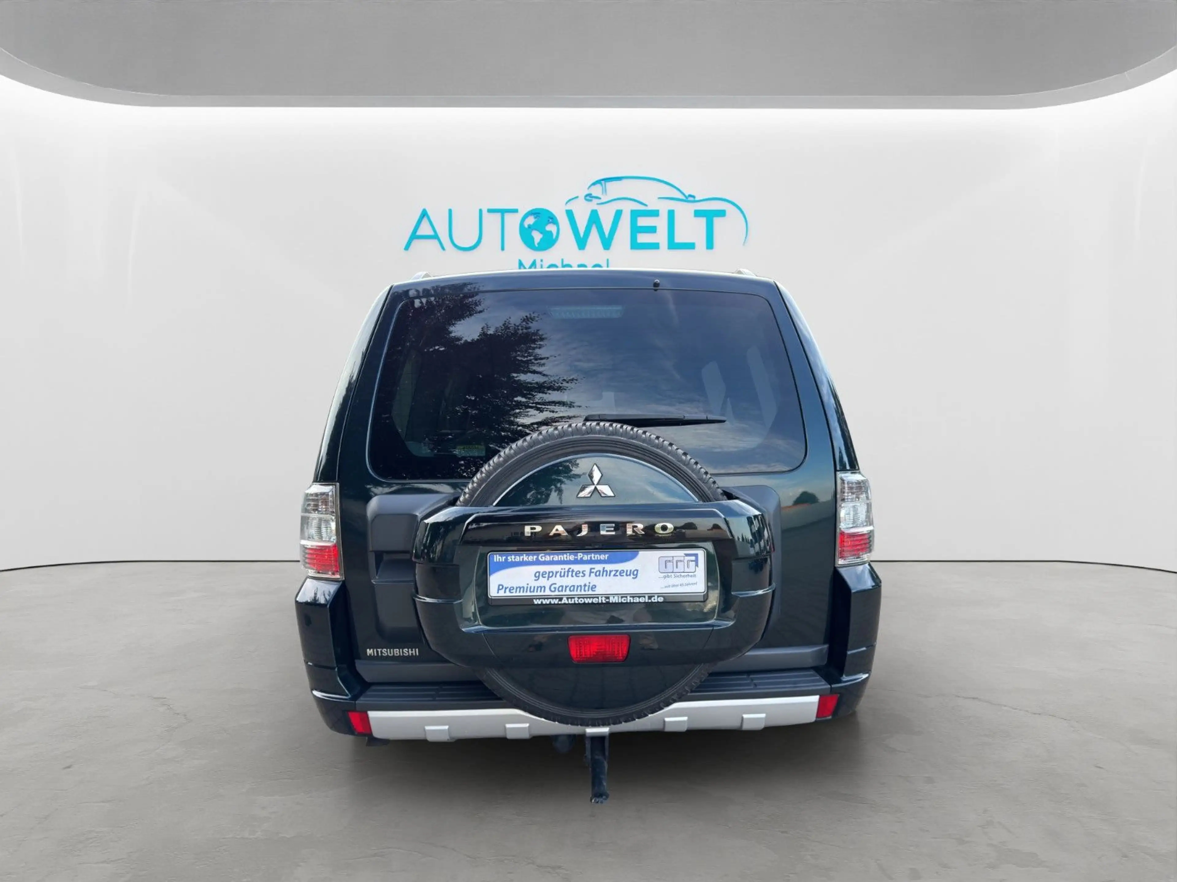 Mitsubishi Pajero 3.2 Aut. 4x4 7.Sitze SITZH KAM PANO AHK — photo 6