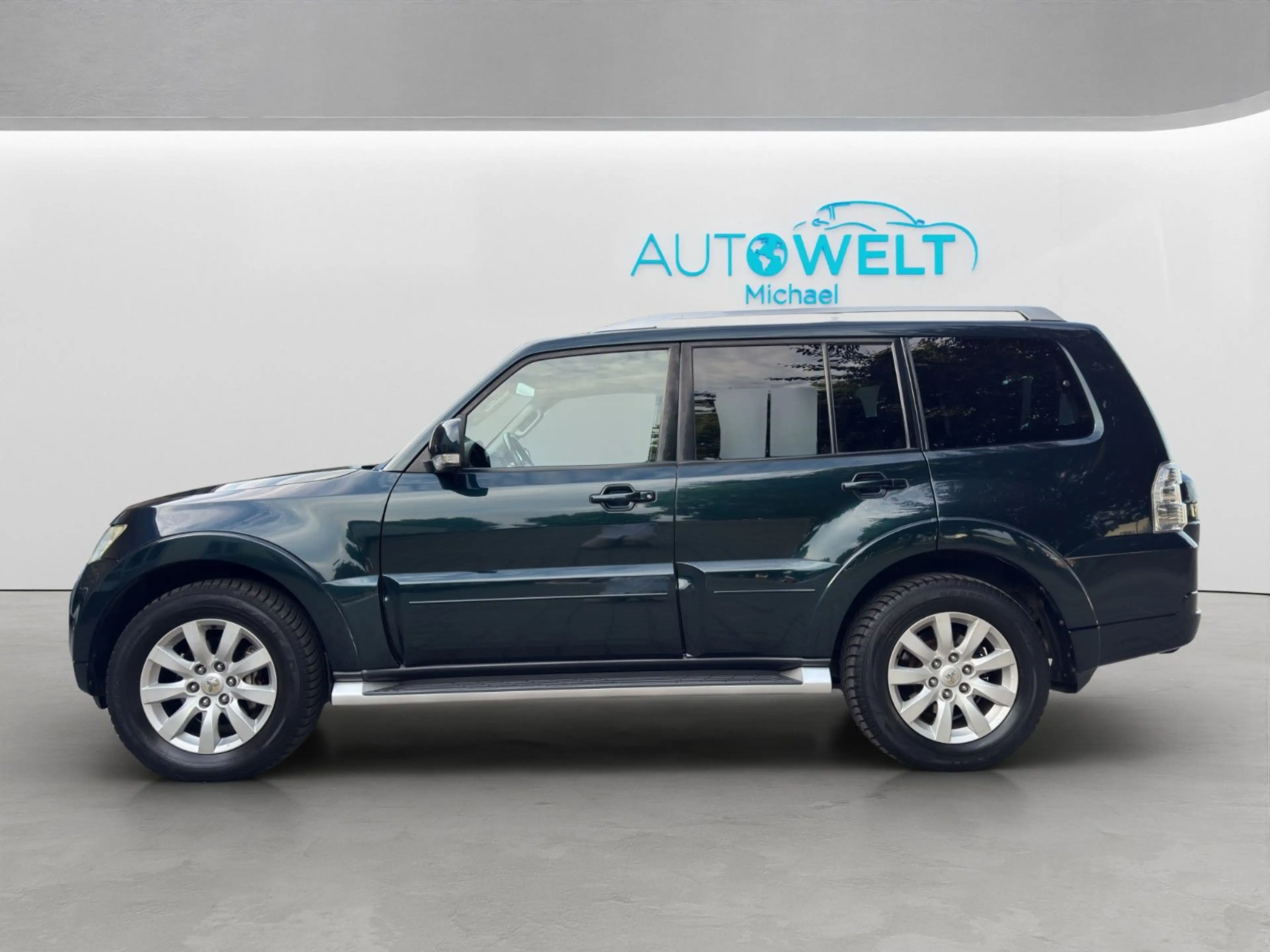 Mitsubishi Pajero 3.2 Aut. 4x4 7.Sitze SITZH KAM PANO AHK — photo 8