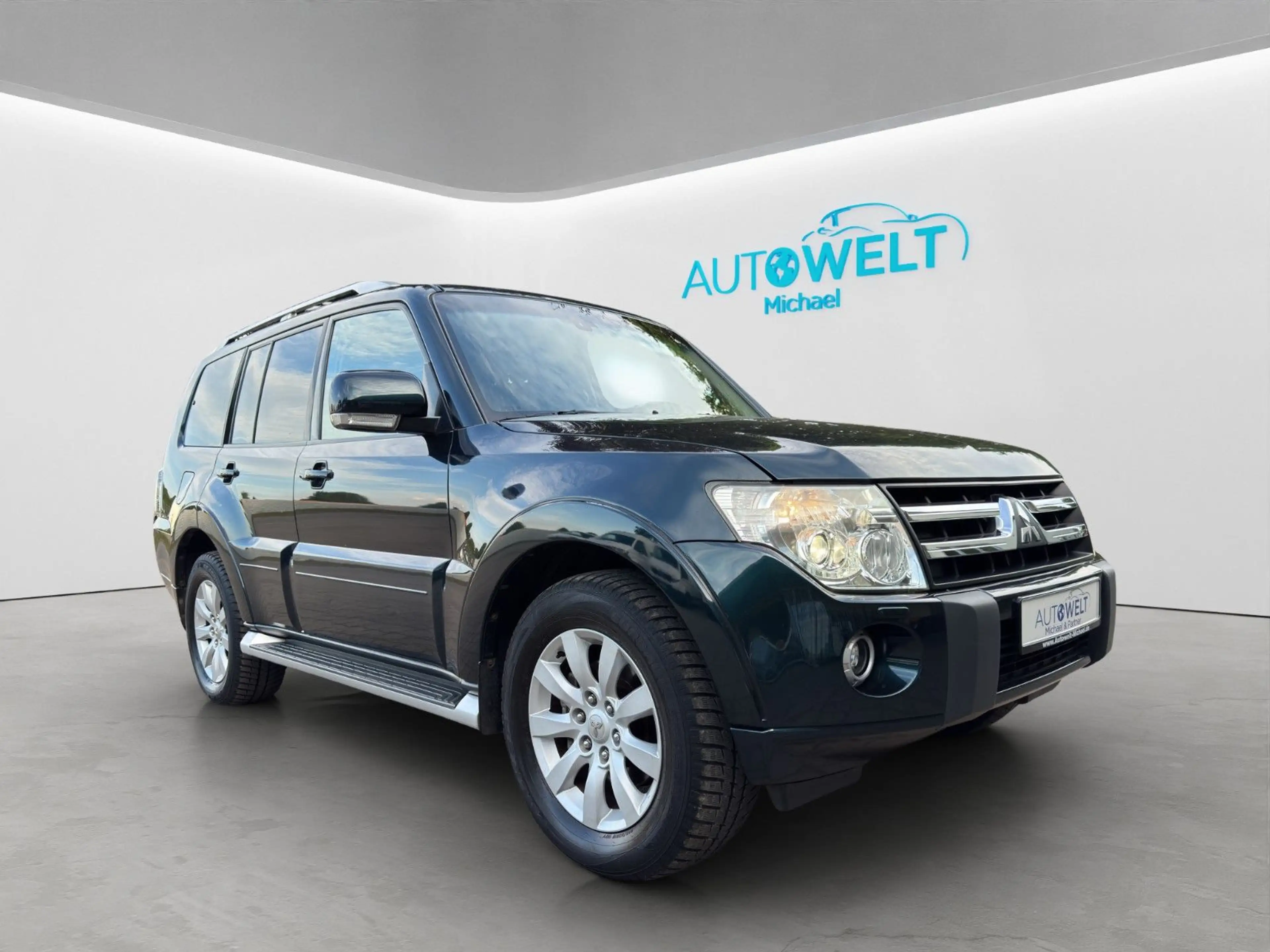 Mitsubishi Pajero 3.2 Aut. 4x4 7.Sitze SITZH KAM PANO AHK — photo 3