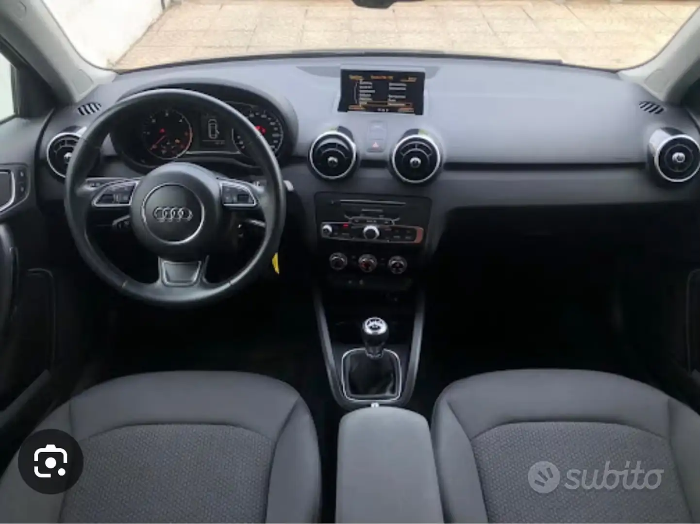 Audi A1 A1 I 2015 Sportback Sportback 1.4 tdi Admired srebrna - 2