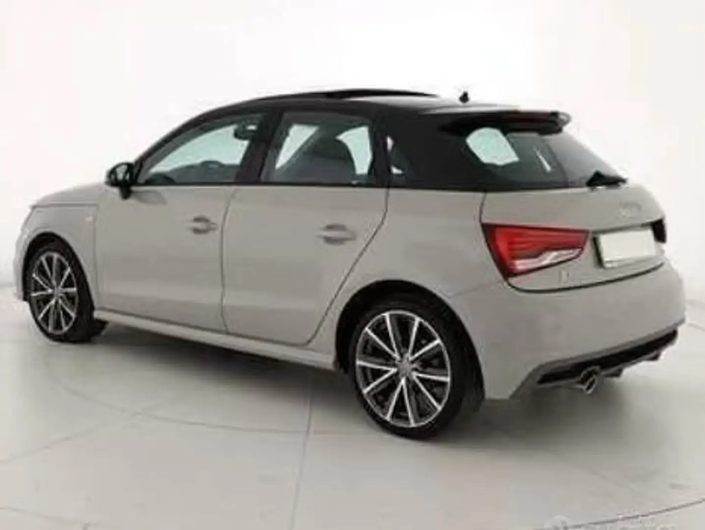 Audi A1 A1 I 2015 Sportback Sportback 1.4 tdi Admired srebrna - 1