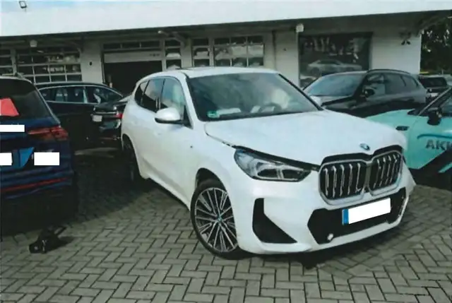 BMW iX1 30 xDrive M Sport AHK LED Panorama