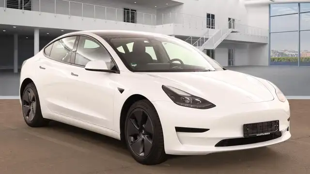 Tesla Model 3 RWD SOH93,7%*AHK*Pano*Sound*ACC*Kamera
