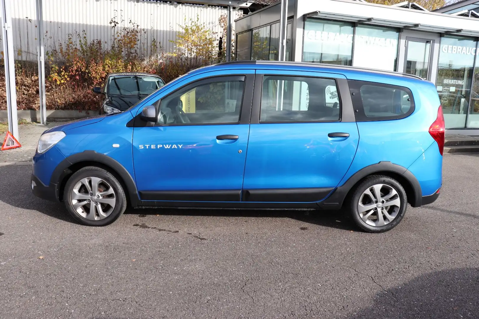 Dacia Lodgy Stepway, Navi, AHK, 7 Sitzer Blau - 2
