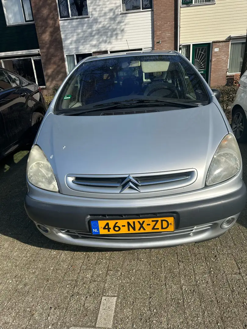 Citroen Xsara Picasso 1.8i-16V Différence2 Gris - 1