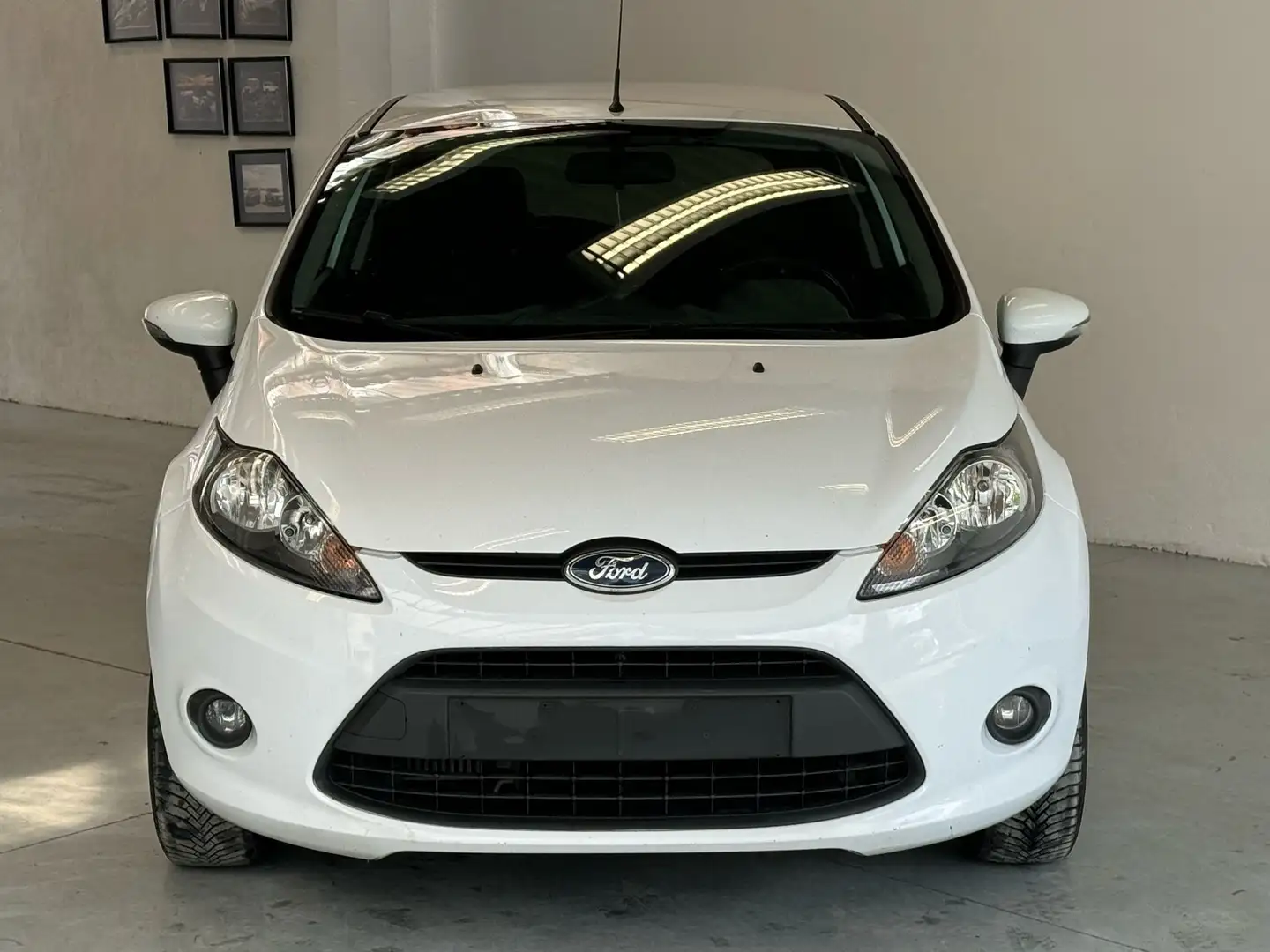 Ford Fiesta 1.6 TDCi  // Airco Biały - 2