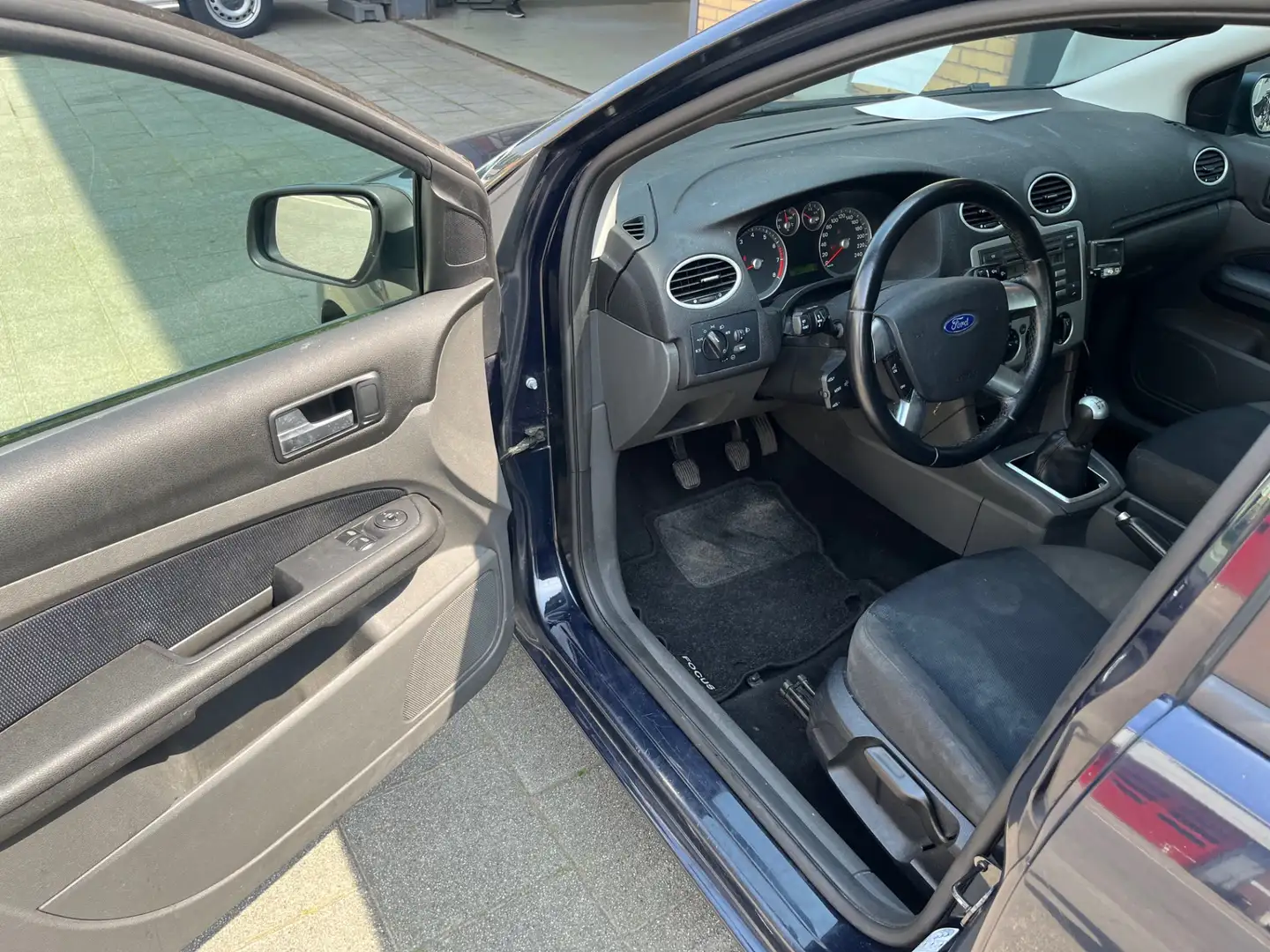 Ford Focus 1.6-16V Futura Blauw - 2
