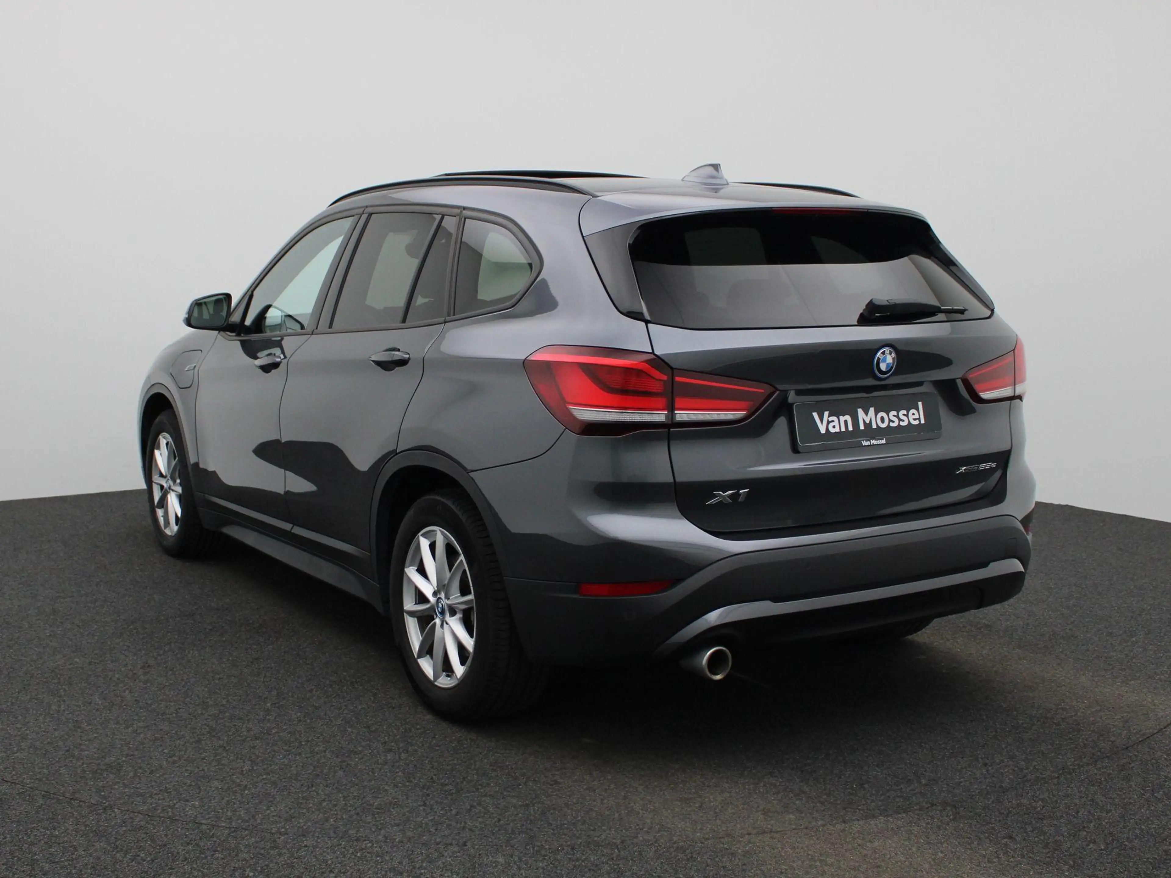BMW X1 xDrive25e | PANORAMA-SCHUIFDAK | HEAD-UP | LEER | — photo 2