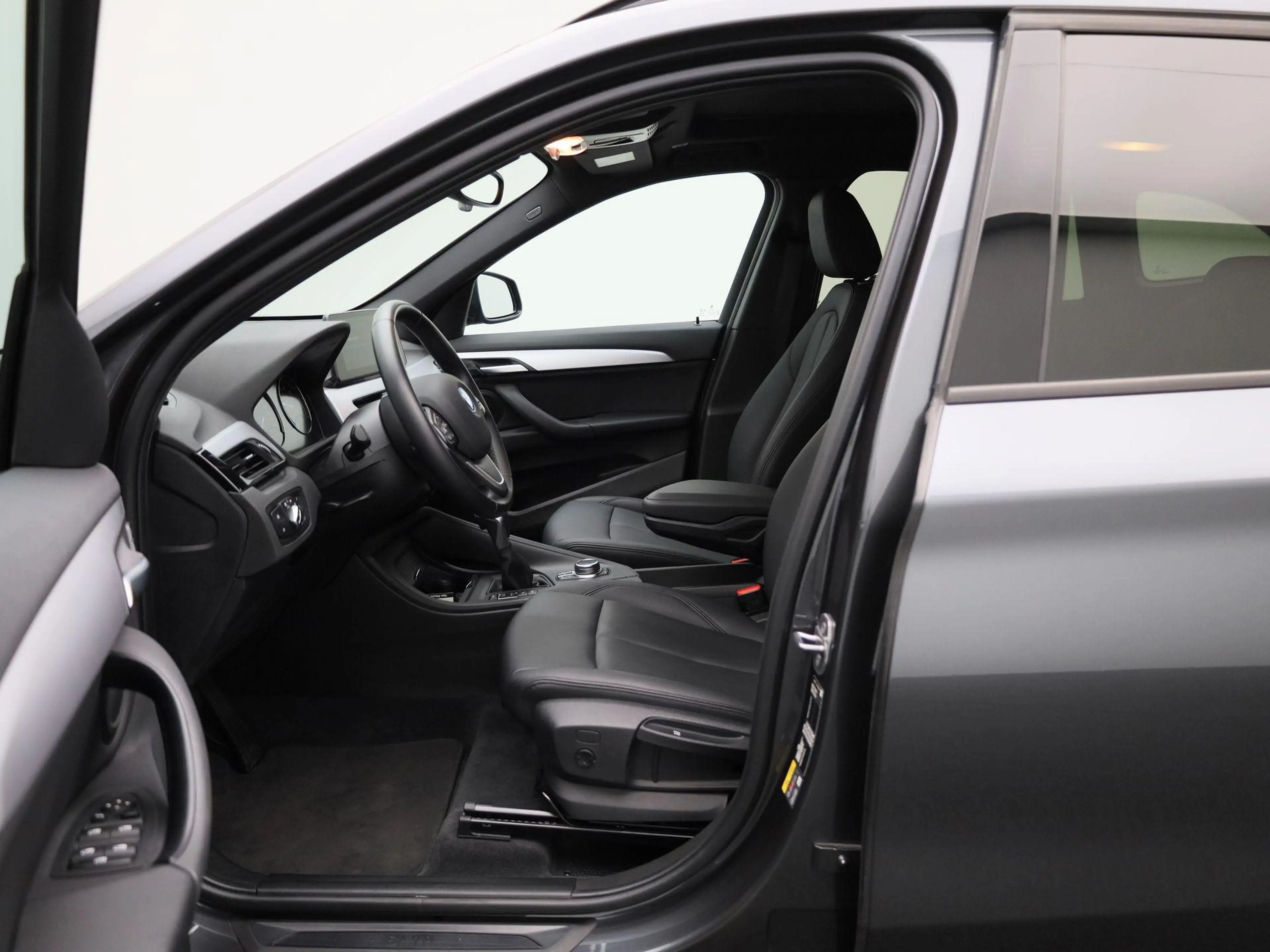 BMW X1 xDrive25e | PANORAMA-SCHUIFDAK | HEAD-UP | LEER | — photo 9