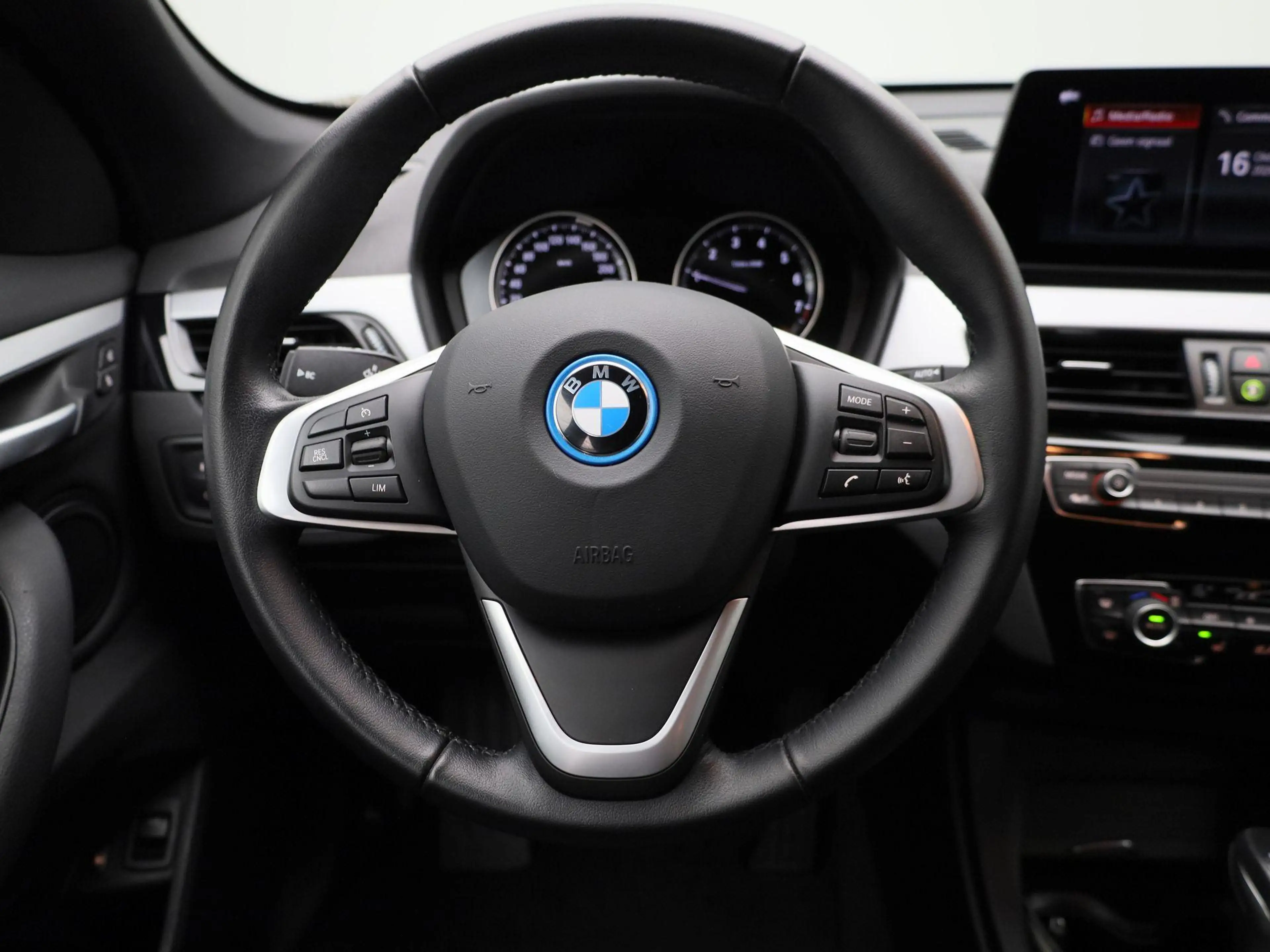 BMW X1 xDrive25e | PANORAMA-SCHUIFDAK | HEAD-UP | LEER | — photo 7