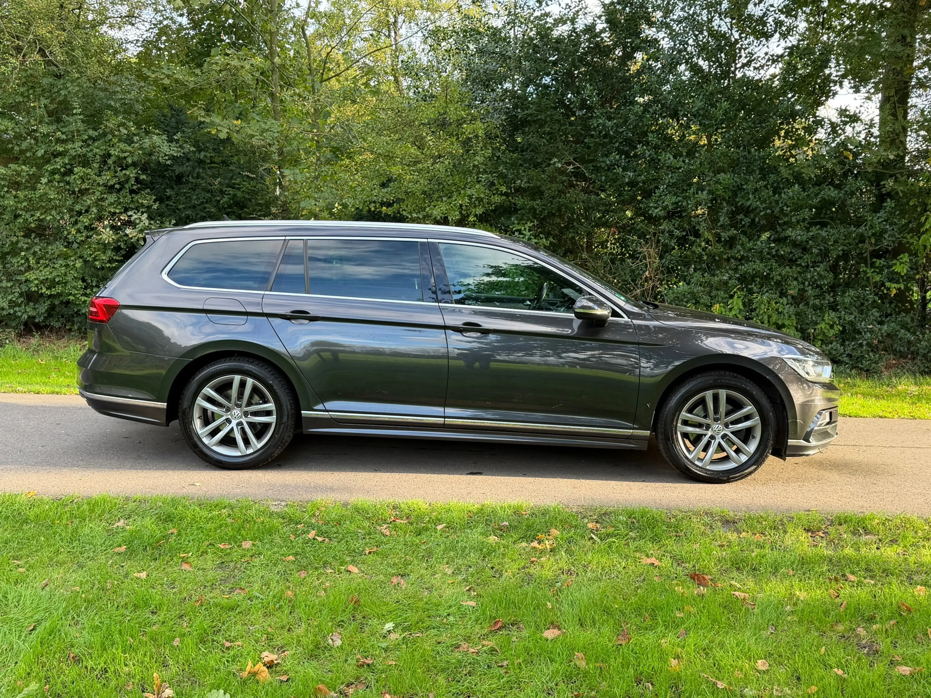 Volkswagen Passat Variant 1.6 TDI Highline Business R | Navi + Cruise contro — photo 6
