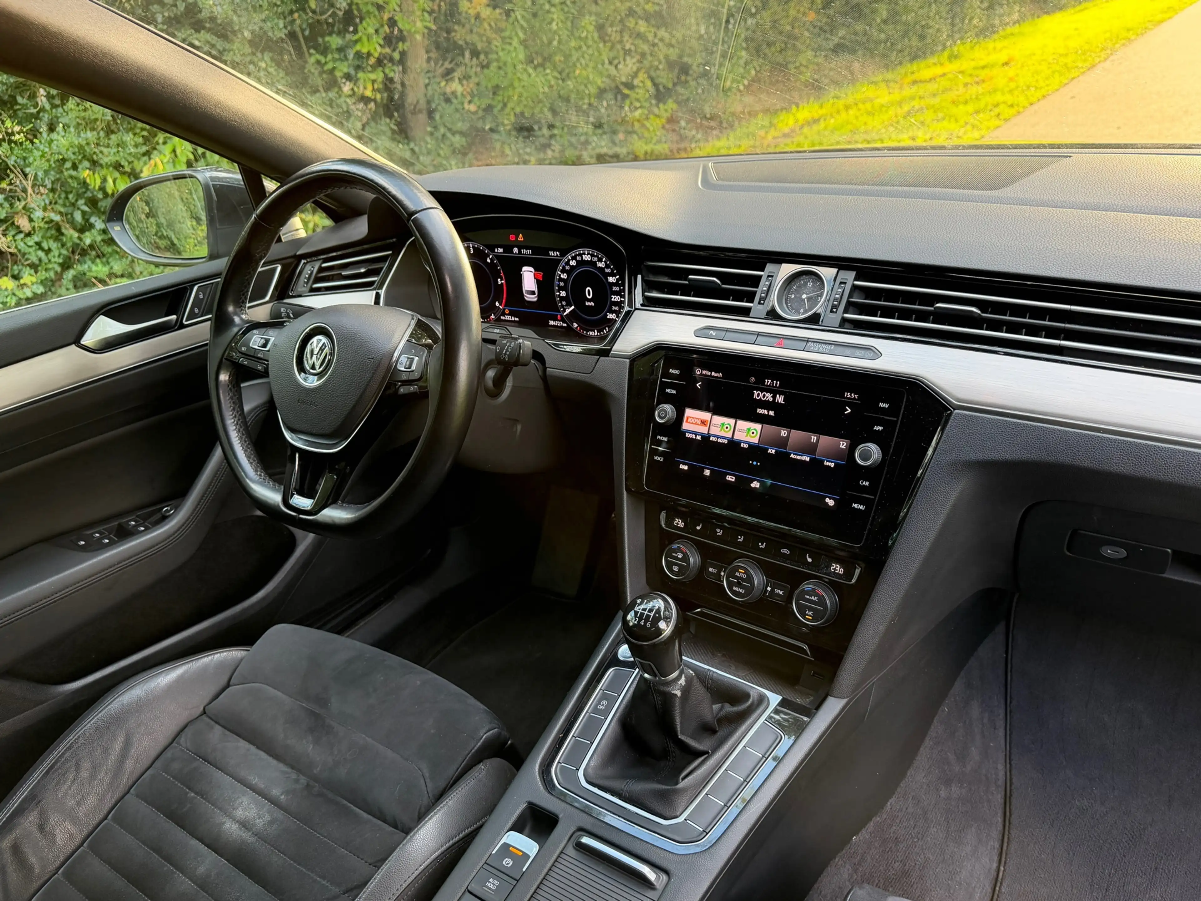 Volkswagen Passat Variant 1.6 TDI Highline Business R | Navi + Cruise contro — photo 4