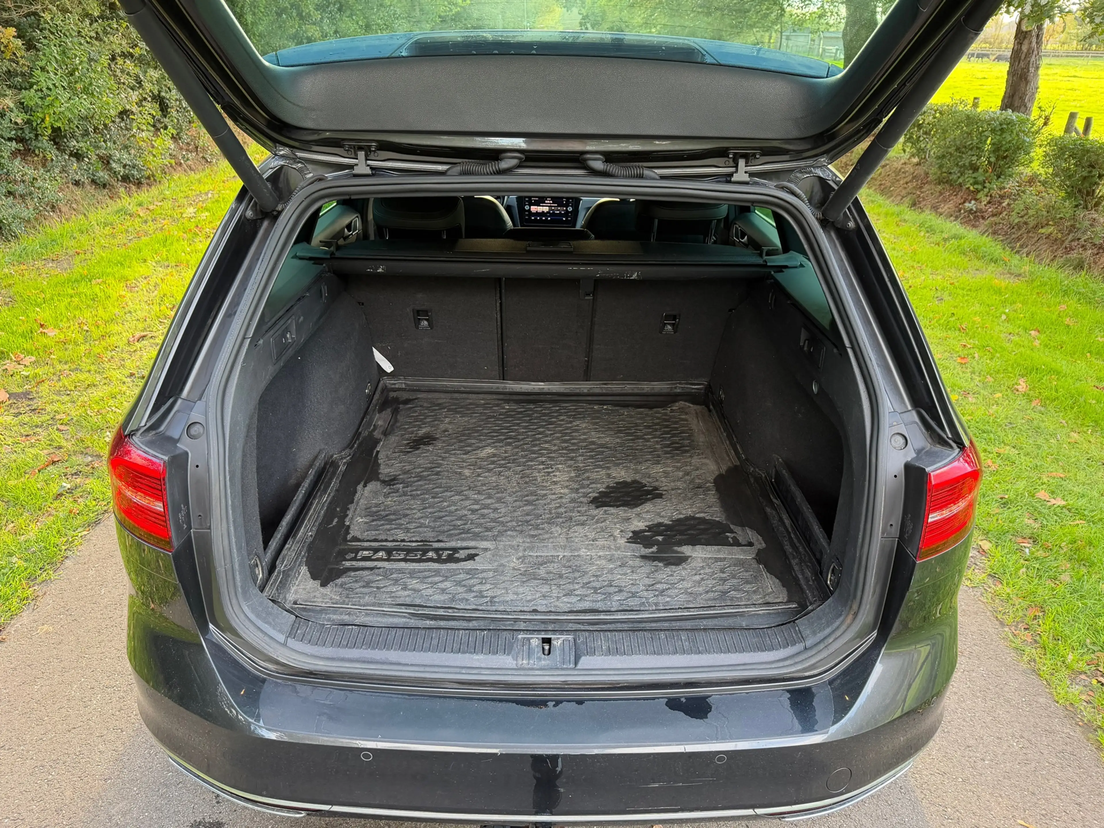Volkswagen Passat Variant 1.6 TDI Highline Business R | Navi + Cruise contro — photo 13