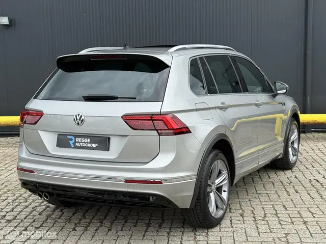 Volkswagen Tiguan view 3