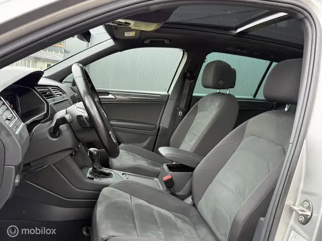 Volkswagen Tiguan view 4