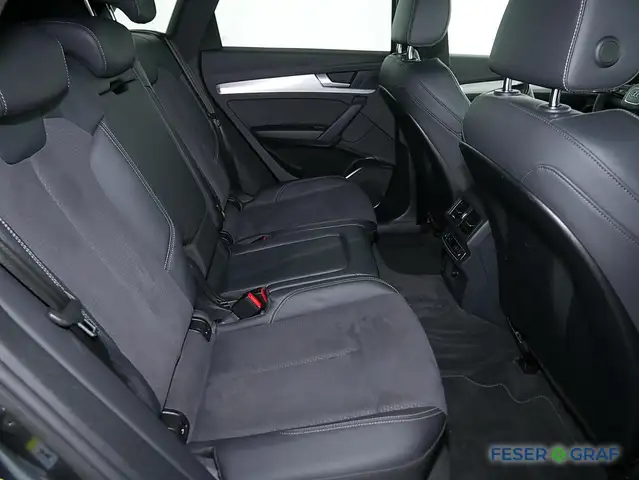 Audi Q5 view 7