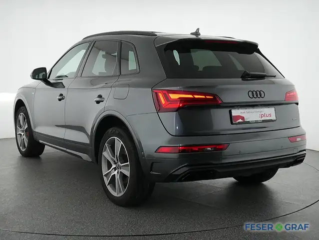 Audi Q5 view 13