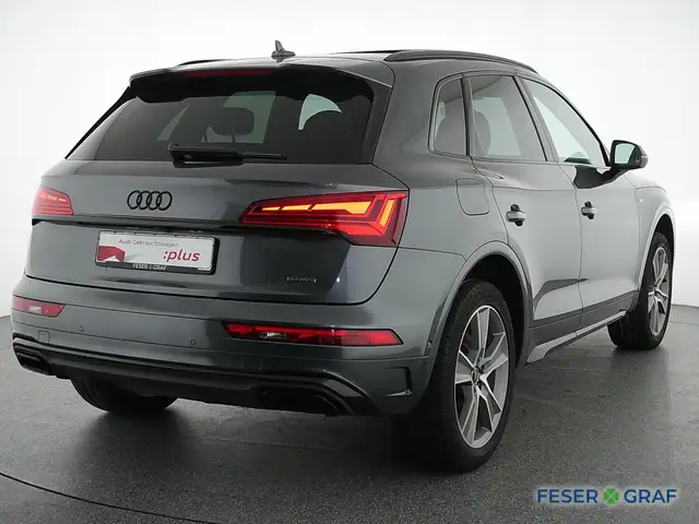 Audi Q5 view 4