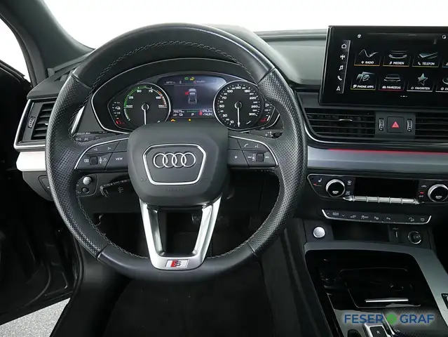Audi Q5 view 11